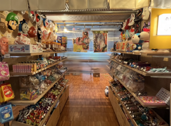 駄菓子屋の店内
